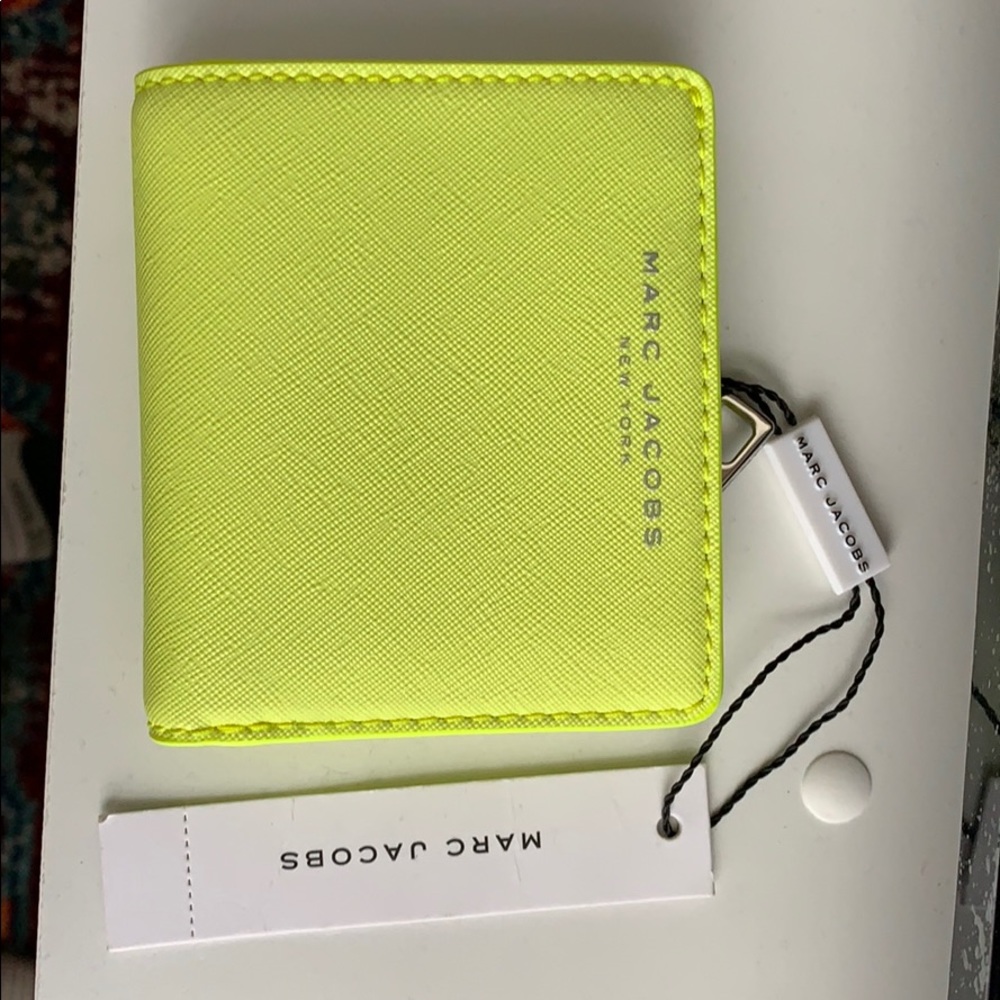 MARC JACOBS LIME WALLET
